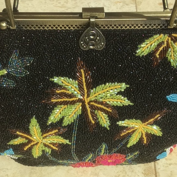 Gorgeous Beaded Bag - Picture 3 of 8